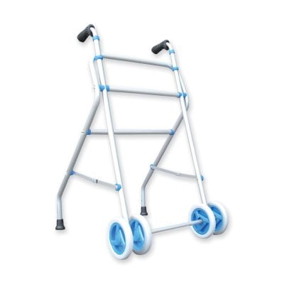 Andador aluminio básico. Elegir el andador adecuado resulta de gran utilidad para reducir las caídas.